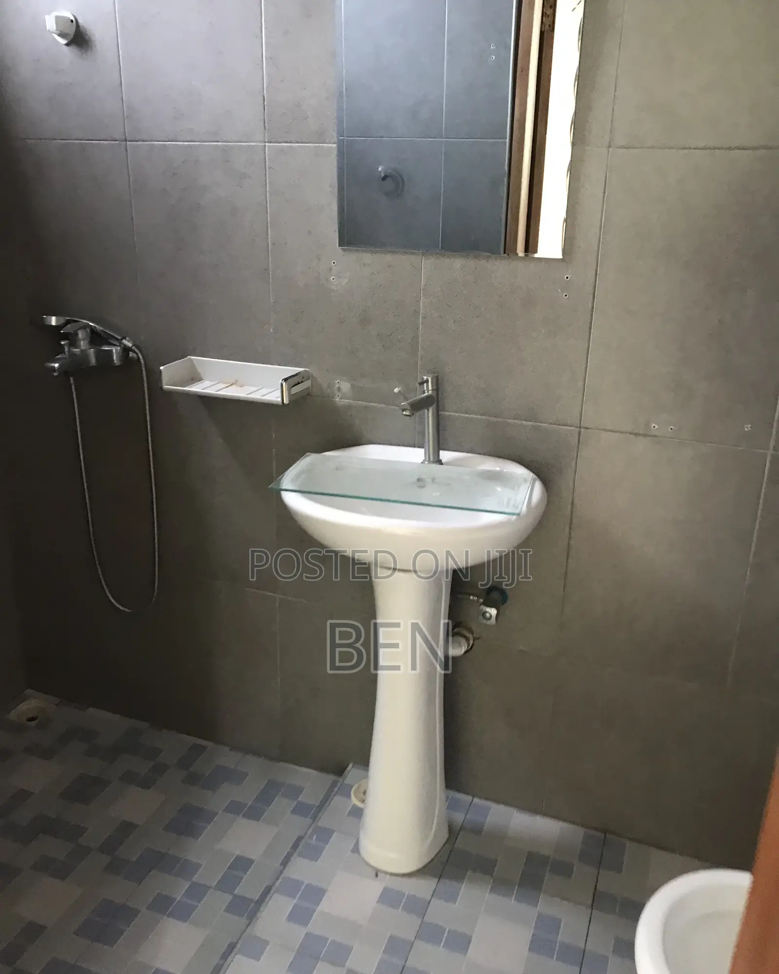 3bdrm Apartment in New Achimota Azuma, Mile 7 for rent