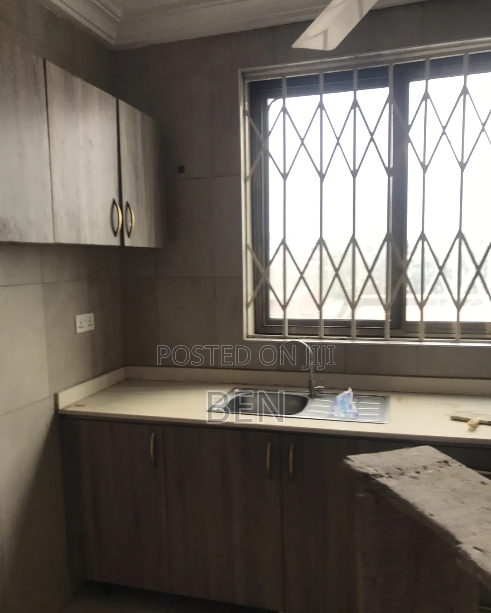 3bdrm Apartment in New Achimota Azuma, Mile 7 for rent
