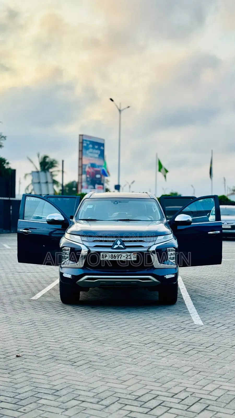 Mitsubishi Pajero 2021 Blue