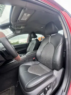 Toyota Camry SE 2021 Red