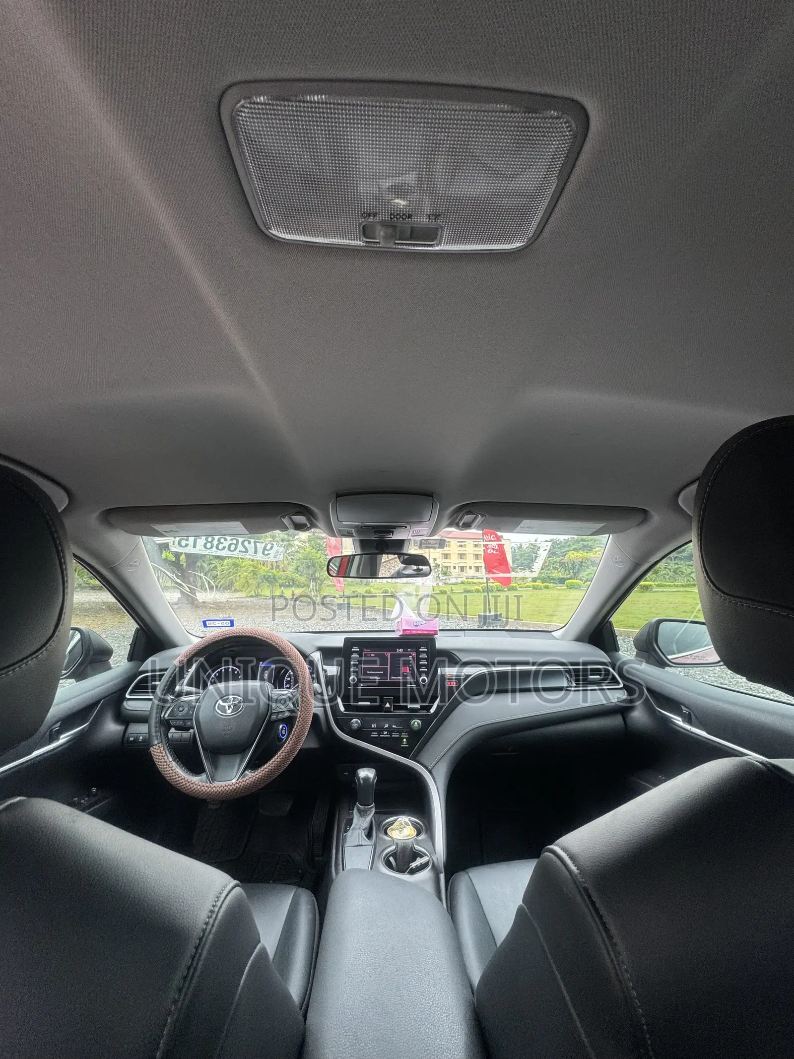 Toyota Camry SE 2021 Red