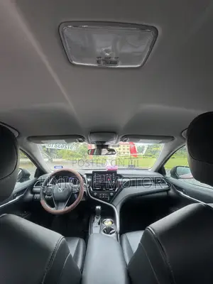 Toyota Camry SE 2021 Red