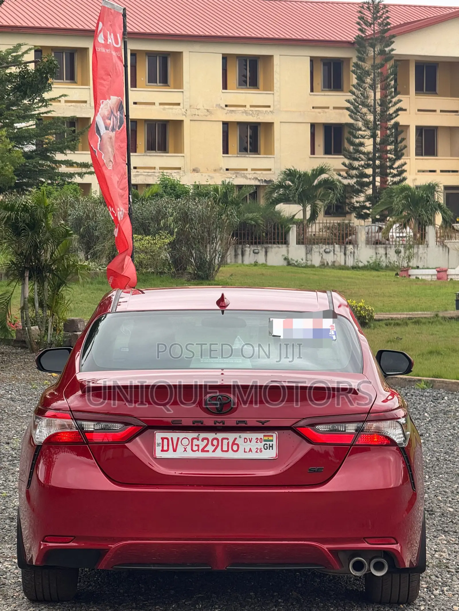 Toyota Camry SE 2021 Red