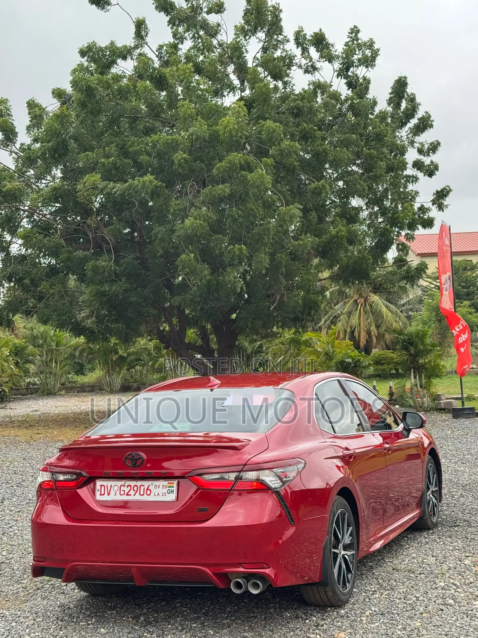 Toyota Camry SE 2021 Red