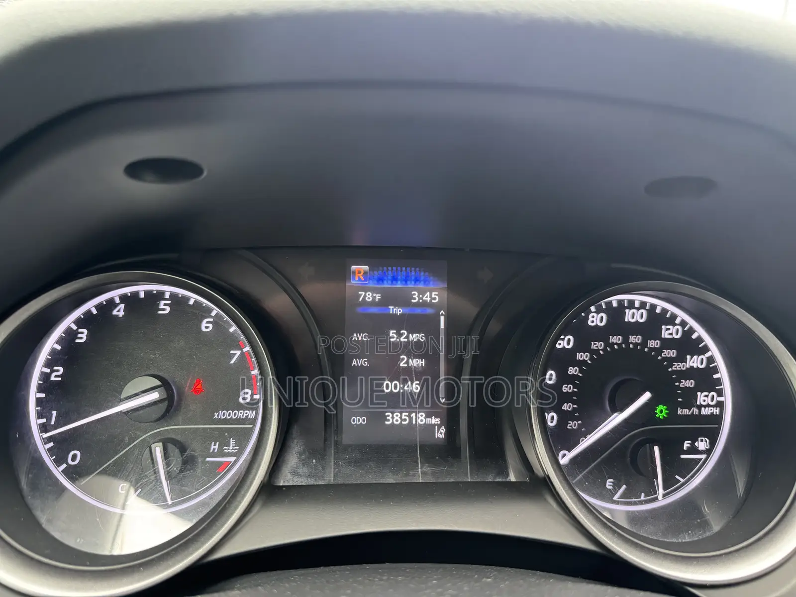 Toyota Camry SE 2021 Red