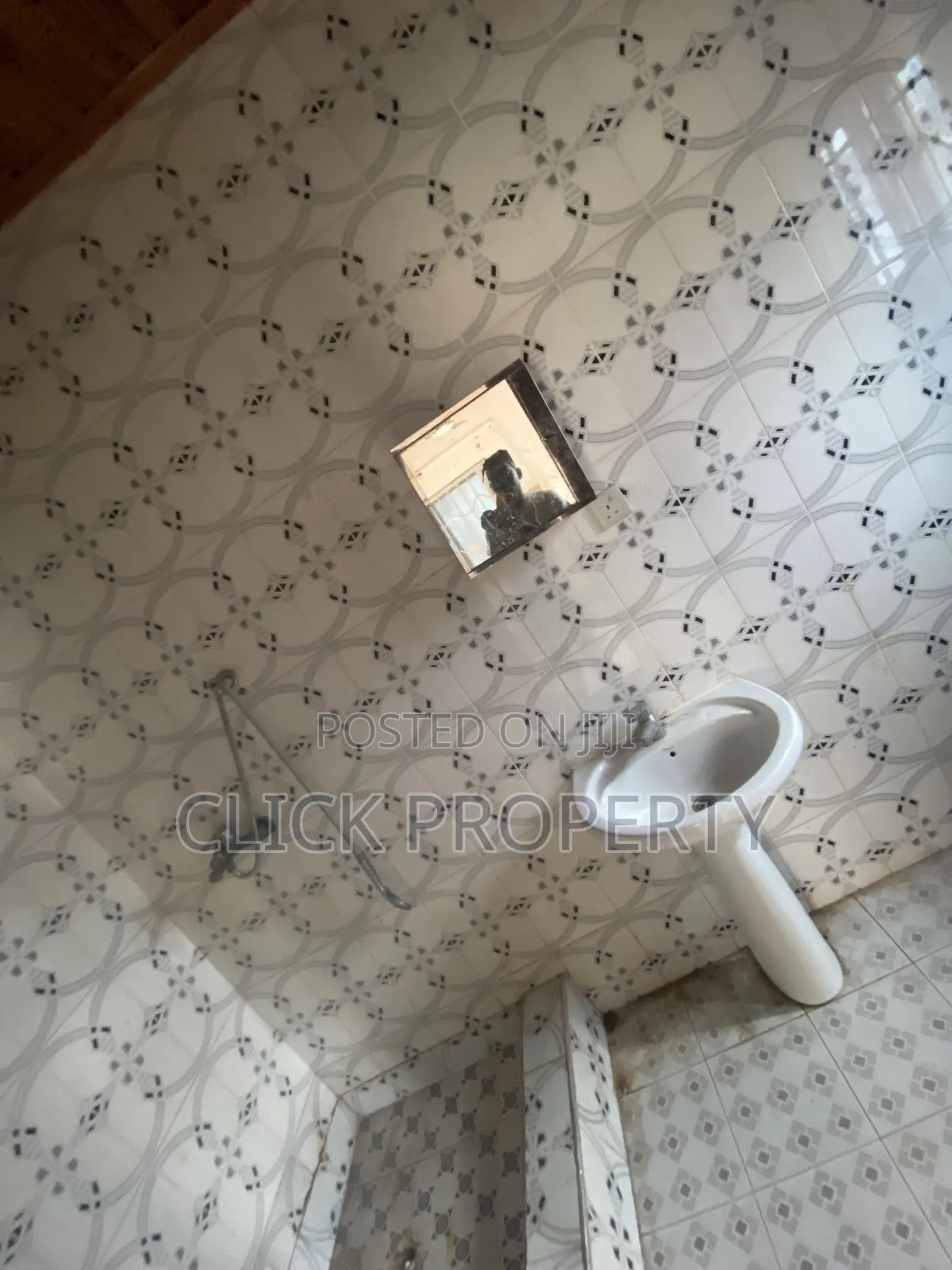1bdrm Apartment in East Legon, American House for rent