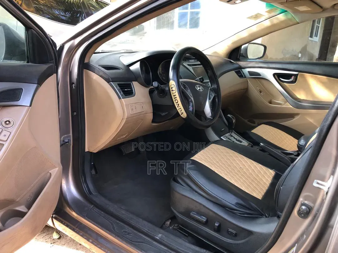 Hyundai Elantra 2013 Brown