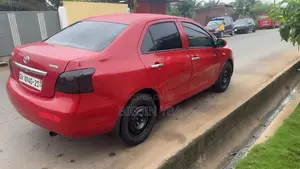 Toyota Yaris Base Hatchback 5dr 2010 Red