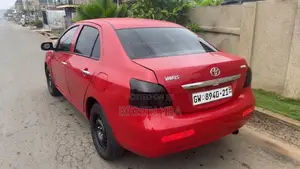 Toyota Yaris Base Hatchback 5dr 2010 Red