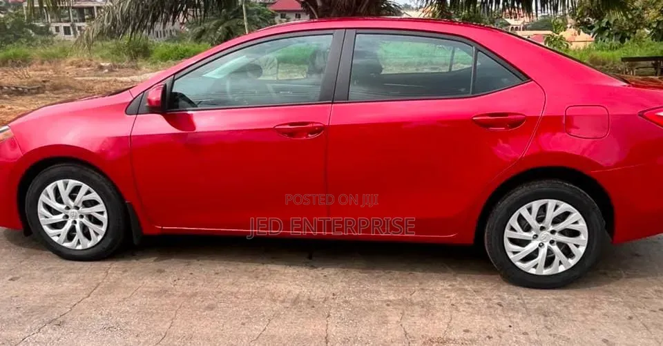 Toyota Corolla 2018 Red