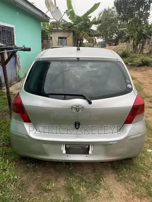 Toyota Vitz 1.3 AWD 3dr 2010 Silver