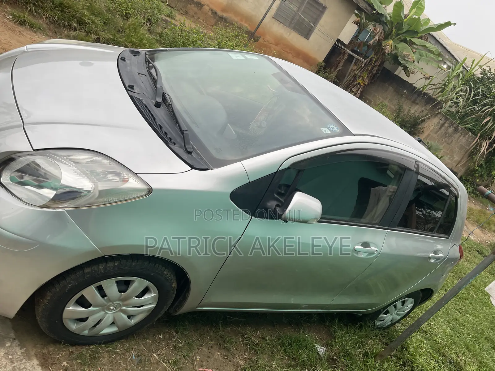 Toyota Vitz 1.3 AWD 3dr 2010 Silver