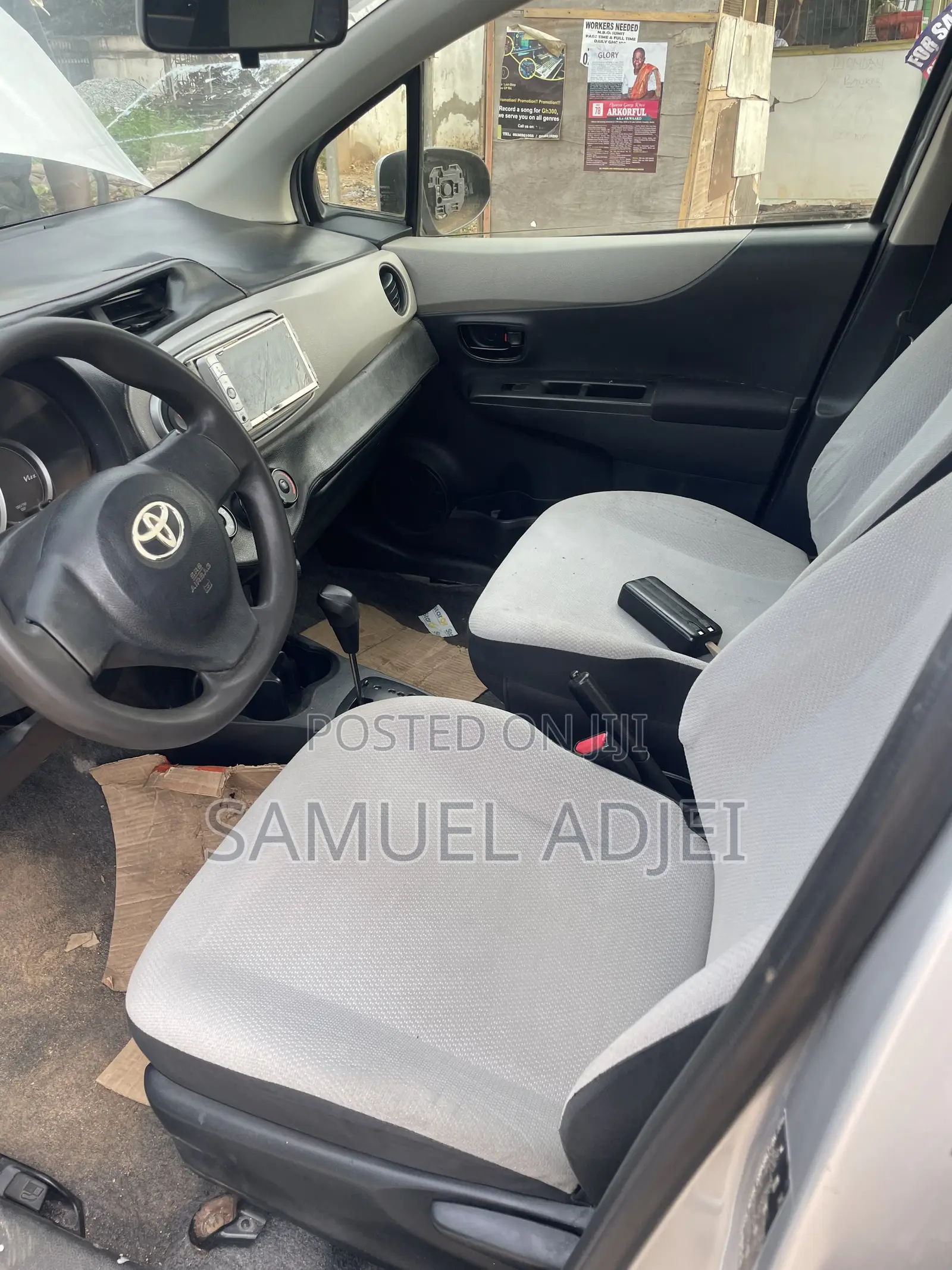 Toyota Vitz 2012 Silver