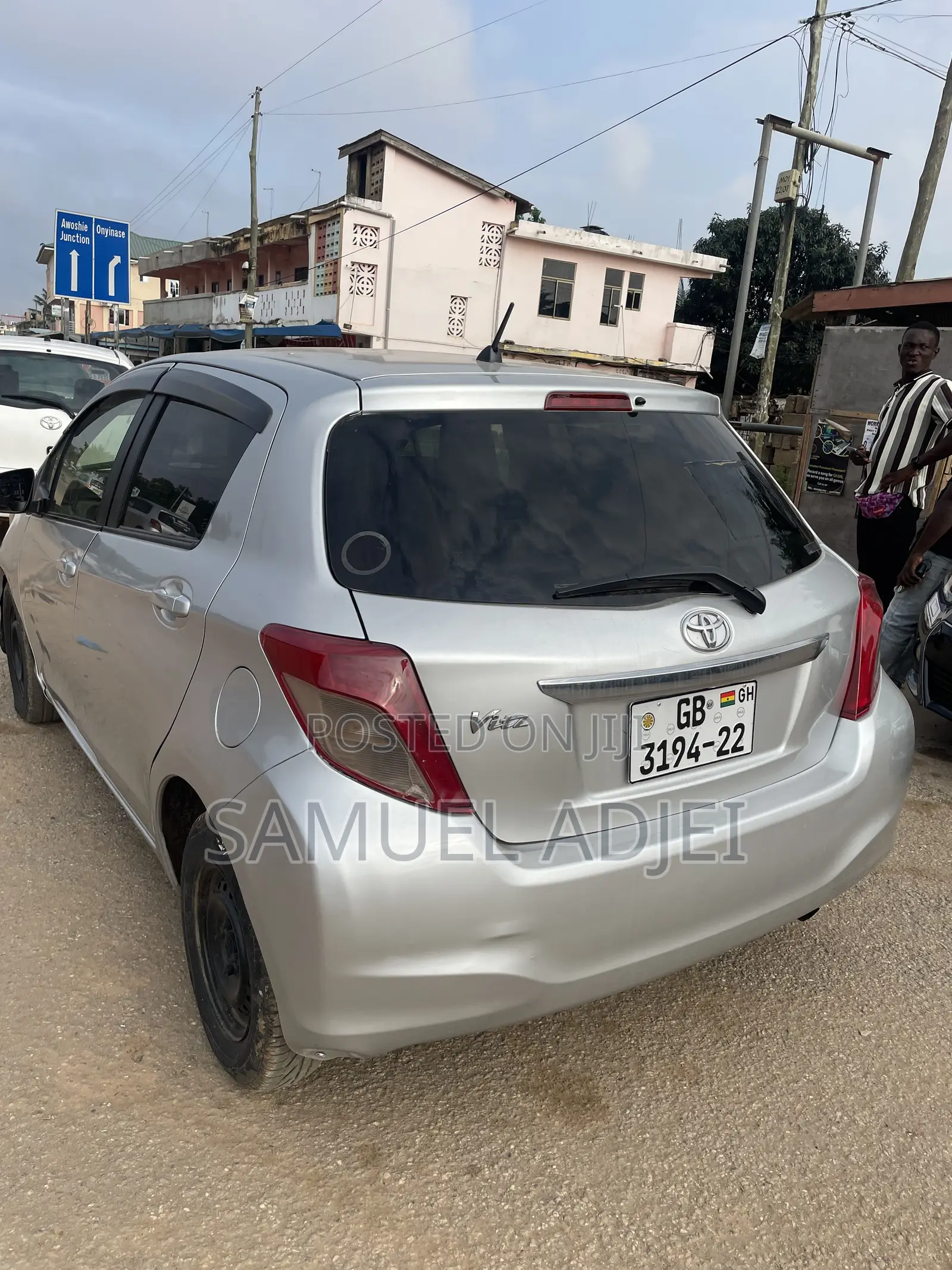 Toyota Vitz 2012 Silver