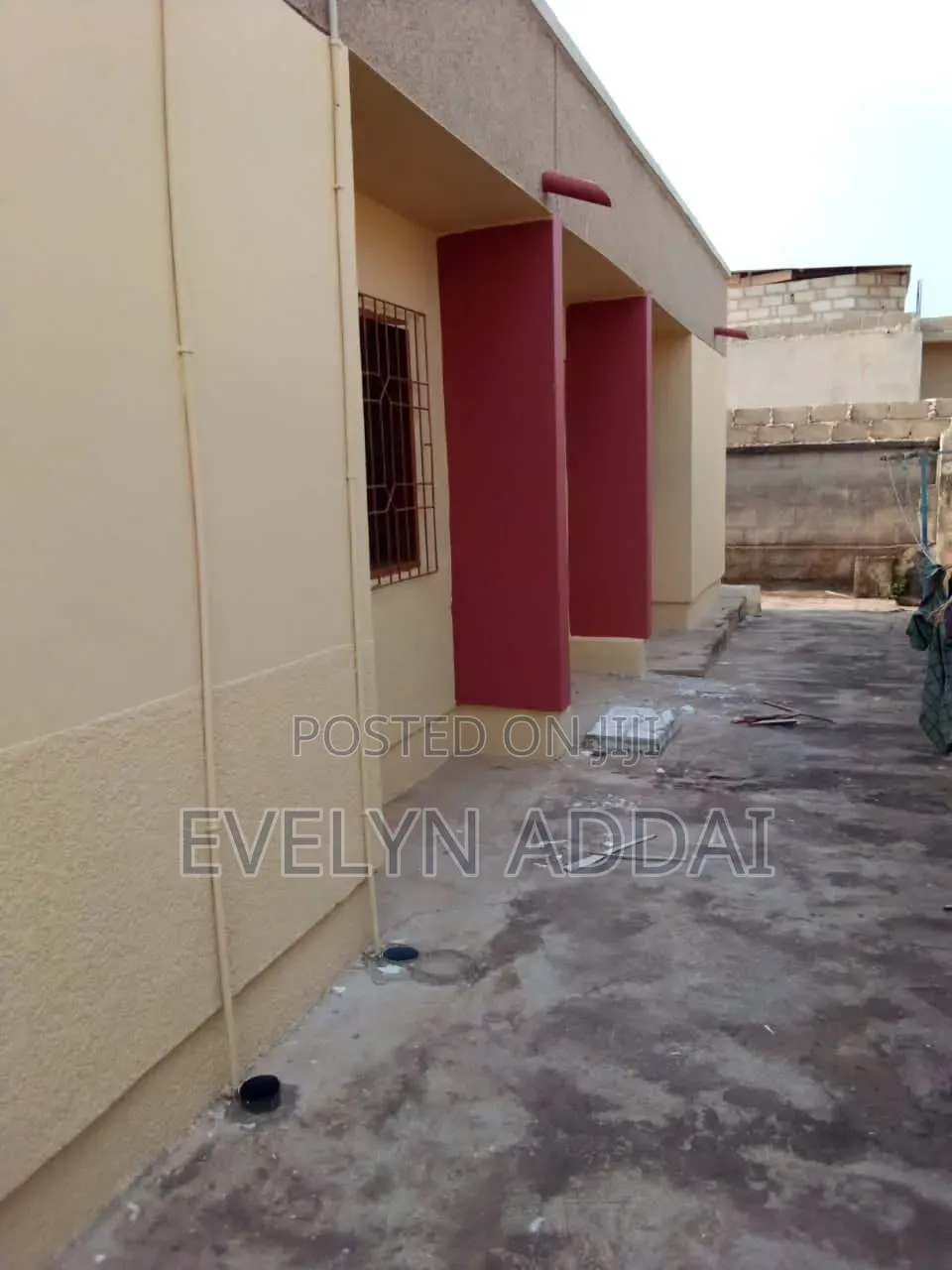 6bdrm Apartment in Kumasi Metropolitan for sale