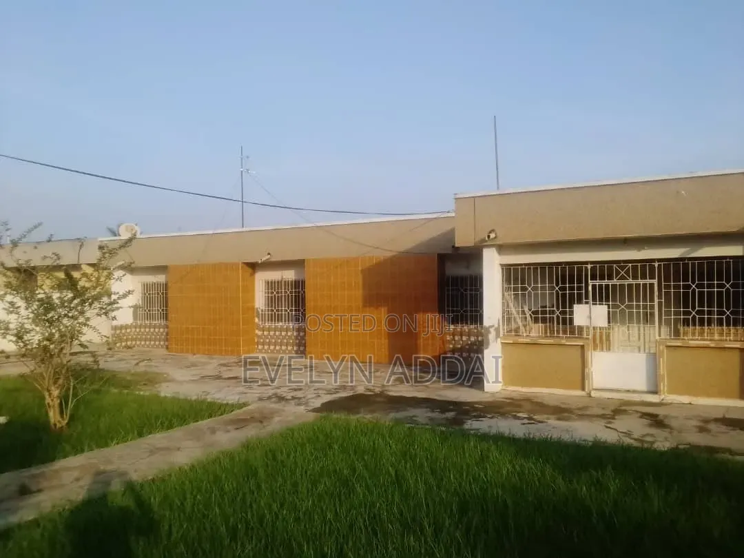 6bdrm Apartment in Kumasi Metropolitan for sale