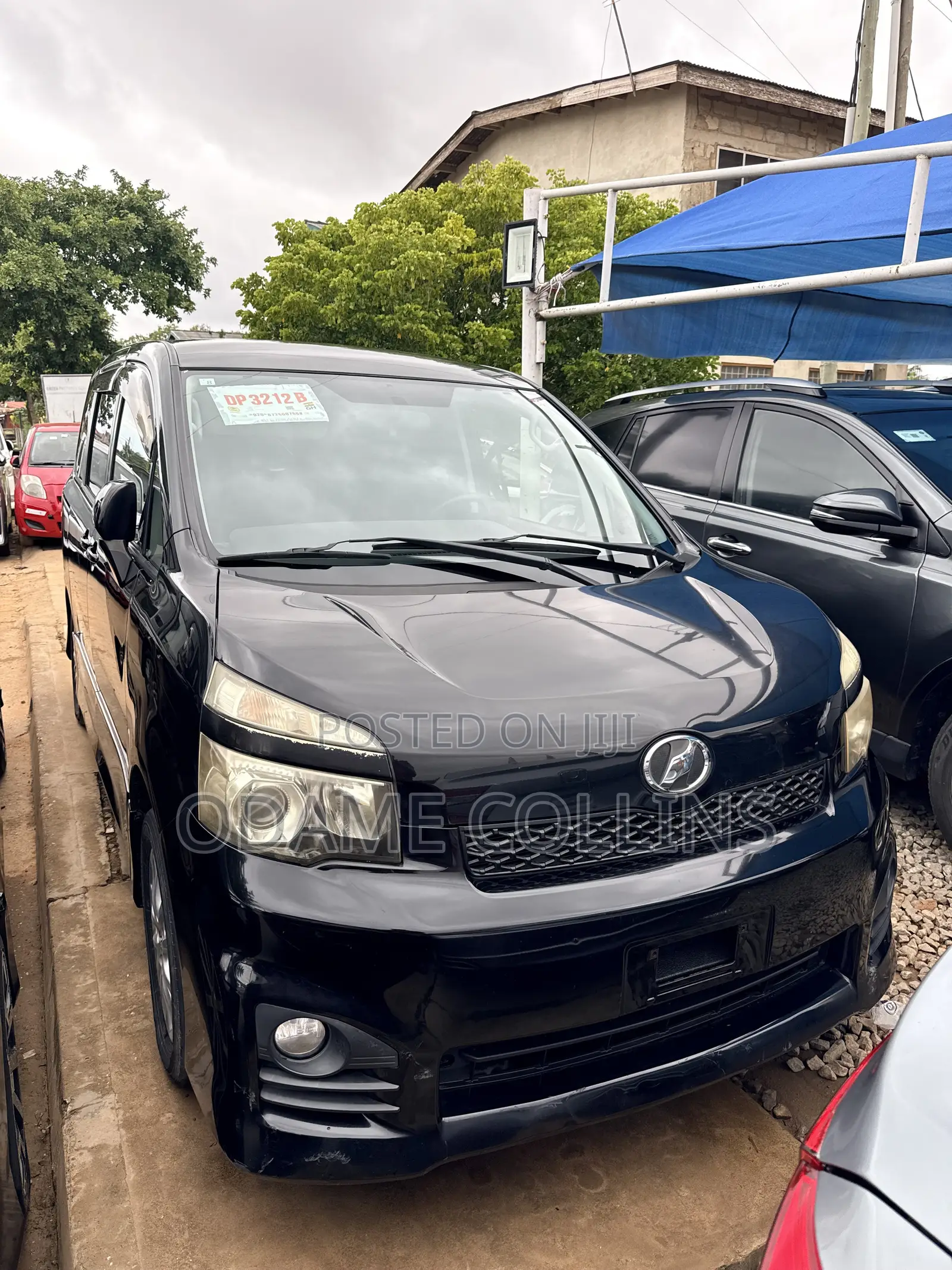 Toyota Voxy X 2WD 8-Seater 2012 Black