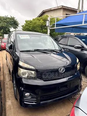Toyota Voxy X 2WD 8-Seater 2012 Black