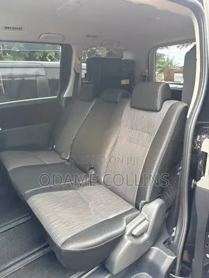 Toyota Voxy X 2WD 8-Seater 2012 Black