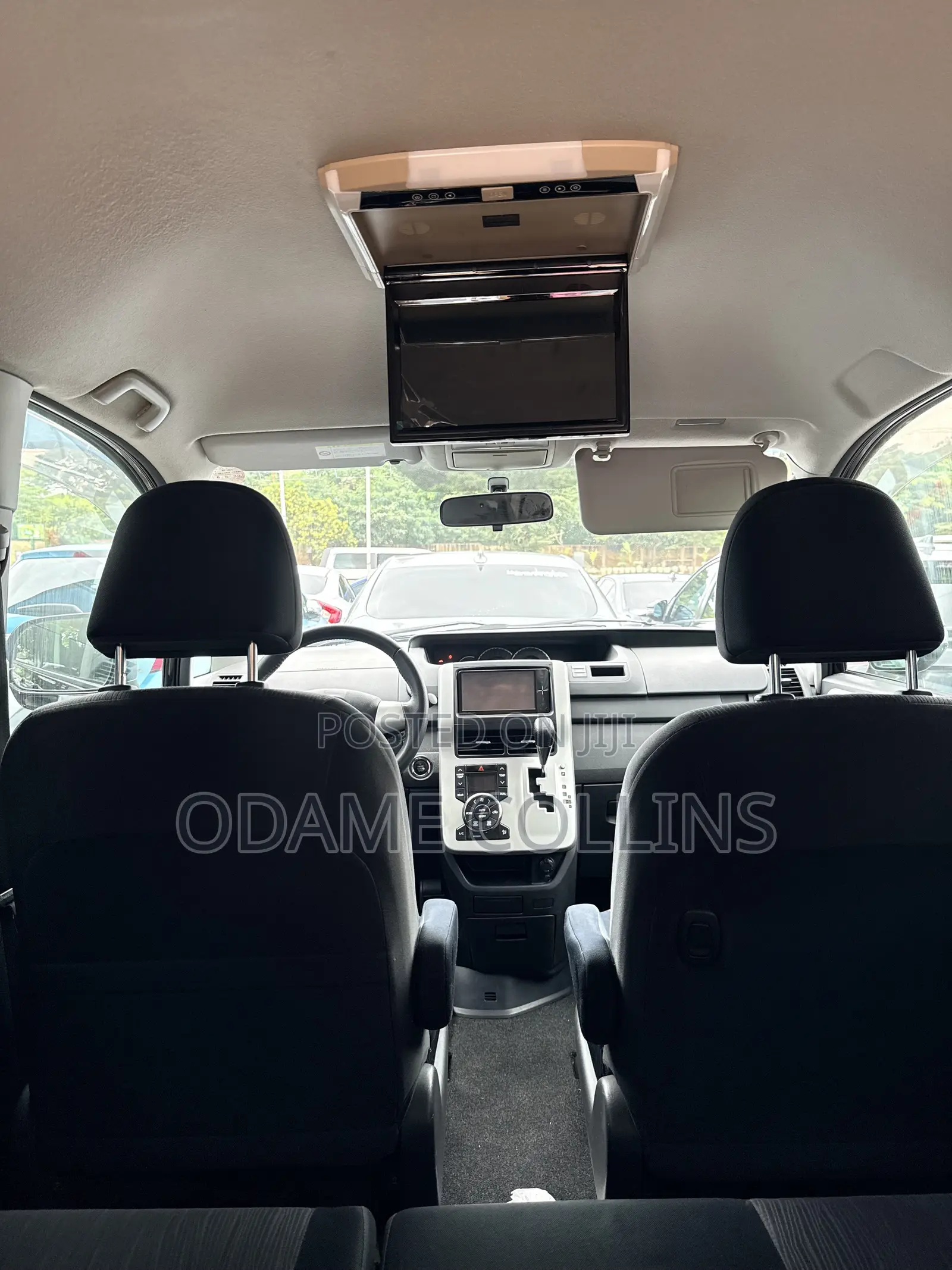 Toyota Voxy X 2WD 8-Seater 2012 Black