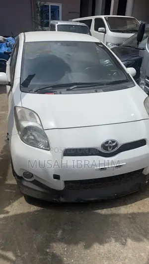 Toyota Vitz 2007 White