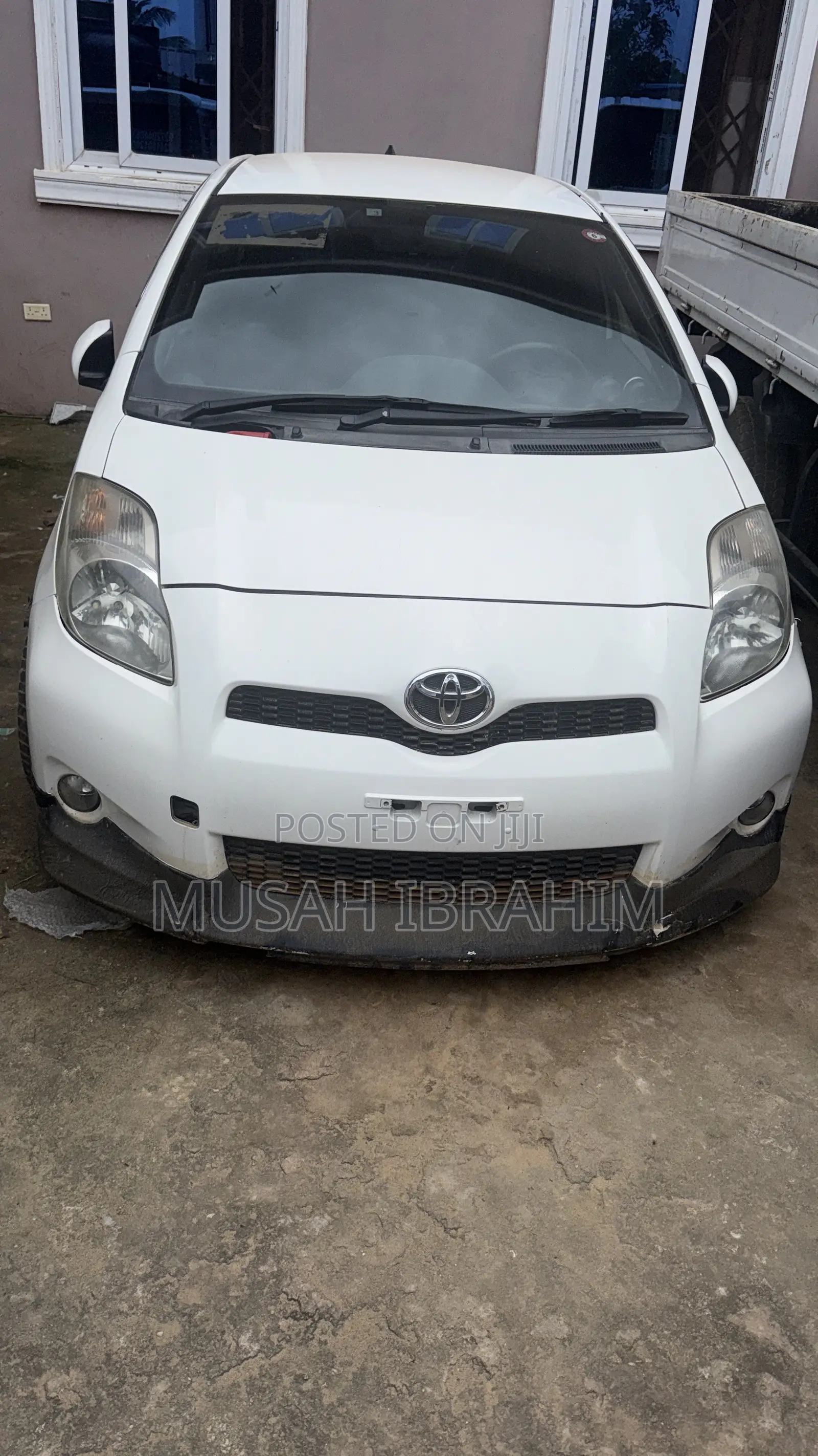 Toyota Vitz 2007 White