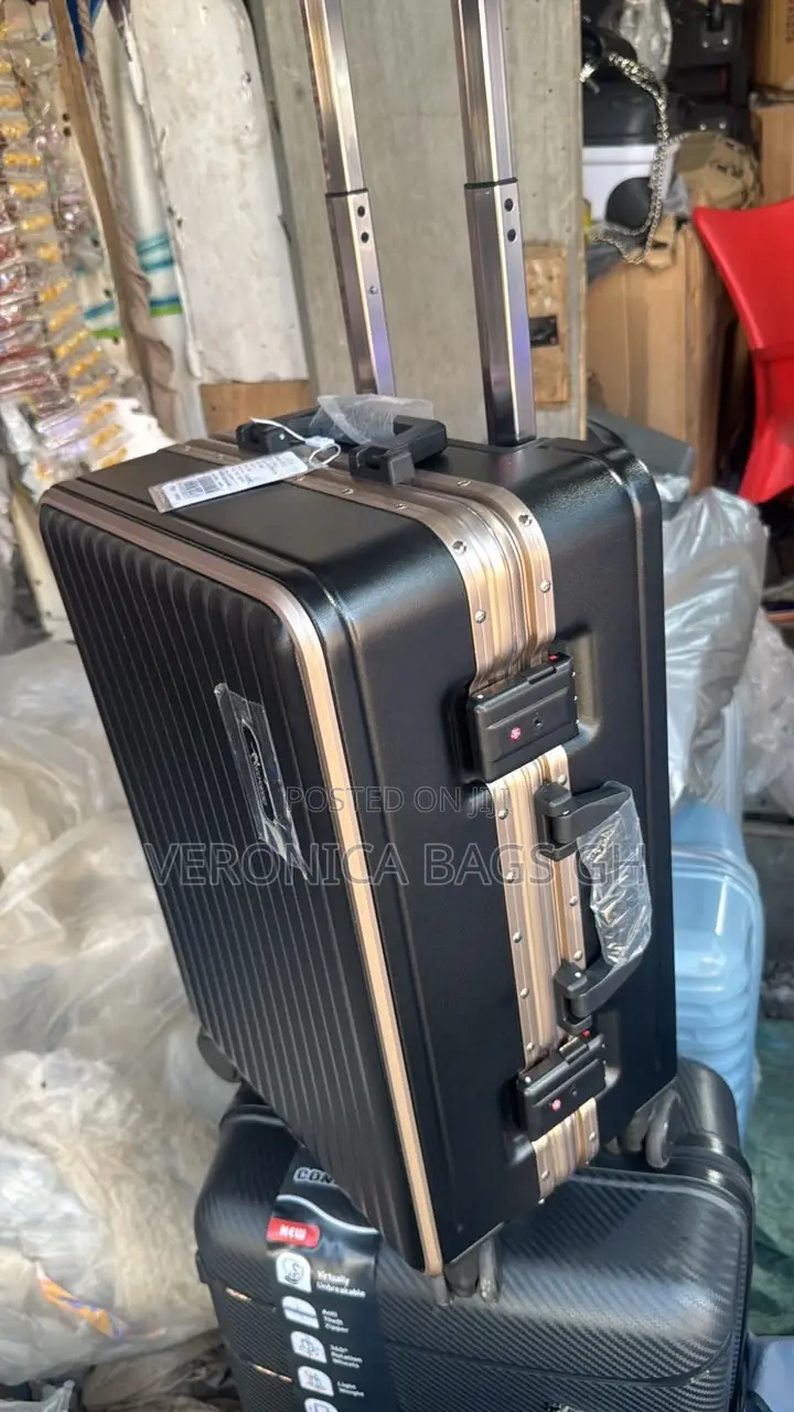 Zippers Luxurious Trolley Hand Luggage 20 Inches