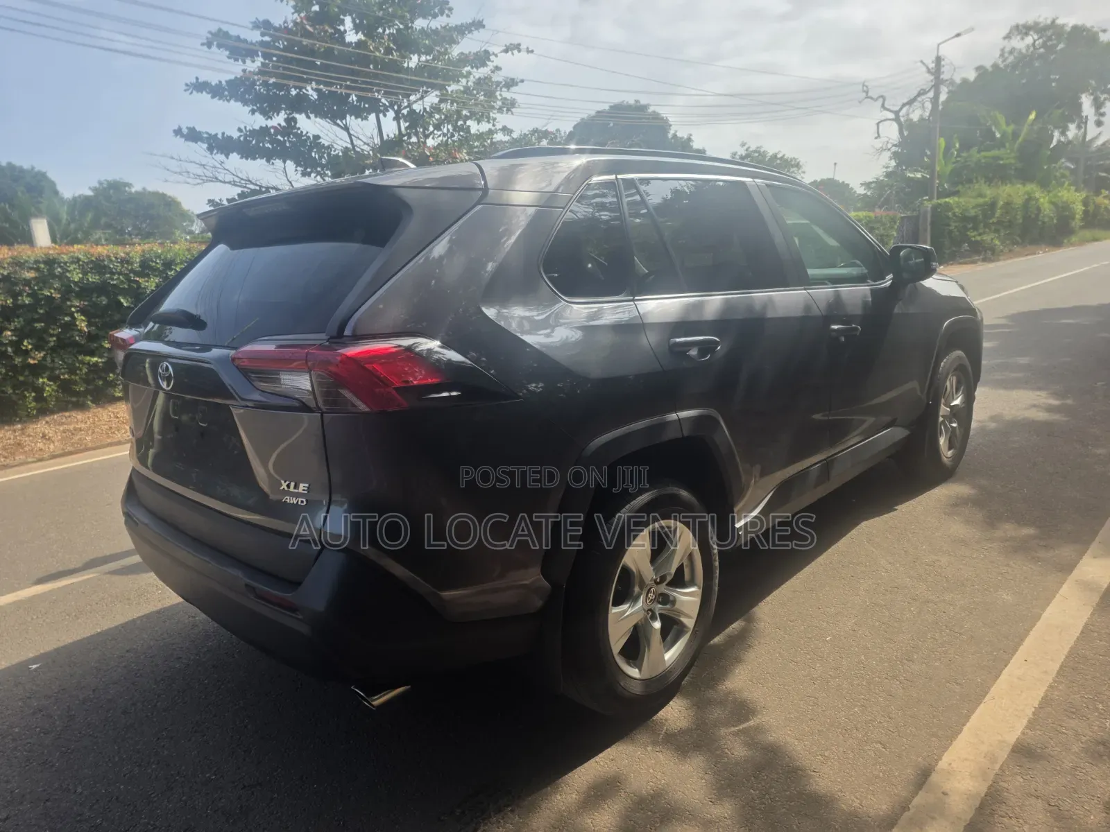 Toyota RAV4 XLE 2021 Gray