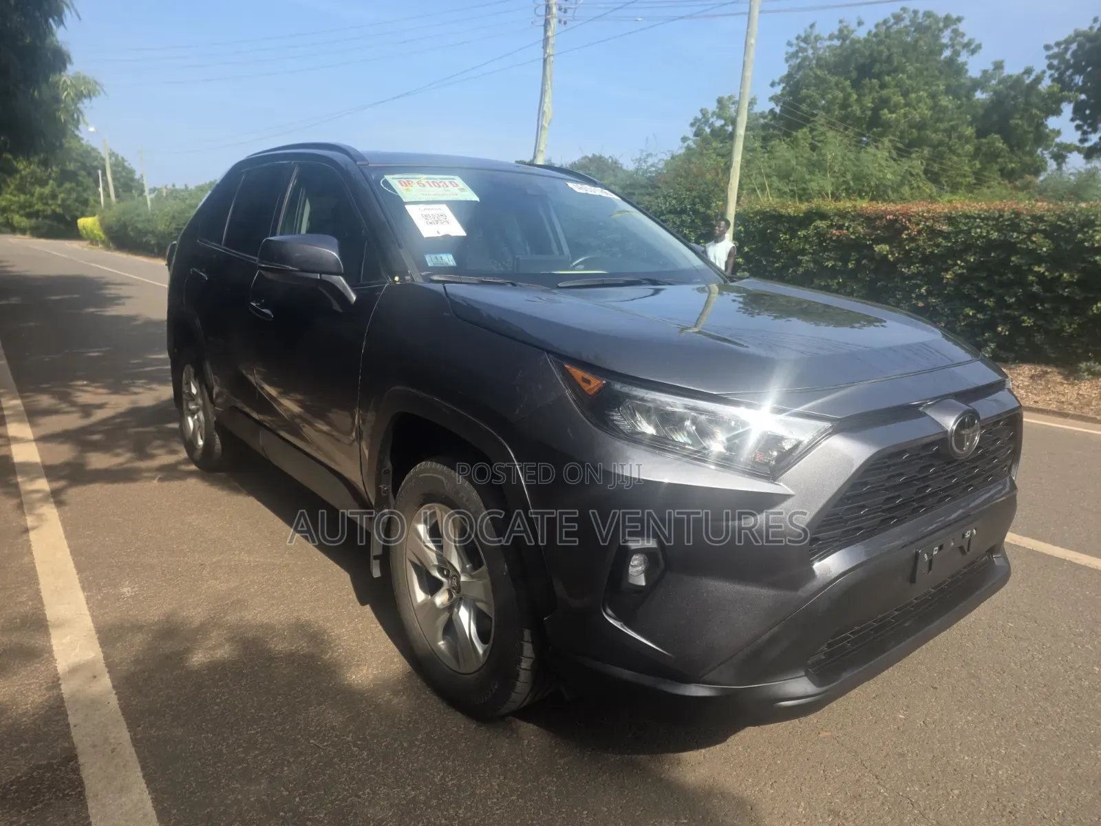 Toyota RAV4 XLE 2021 Gray