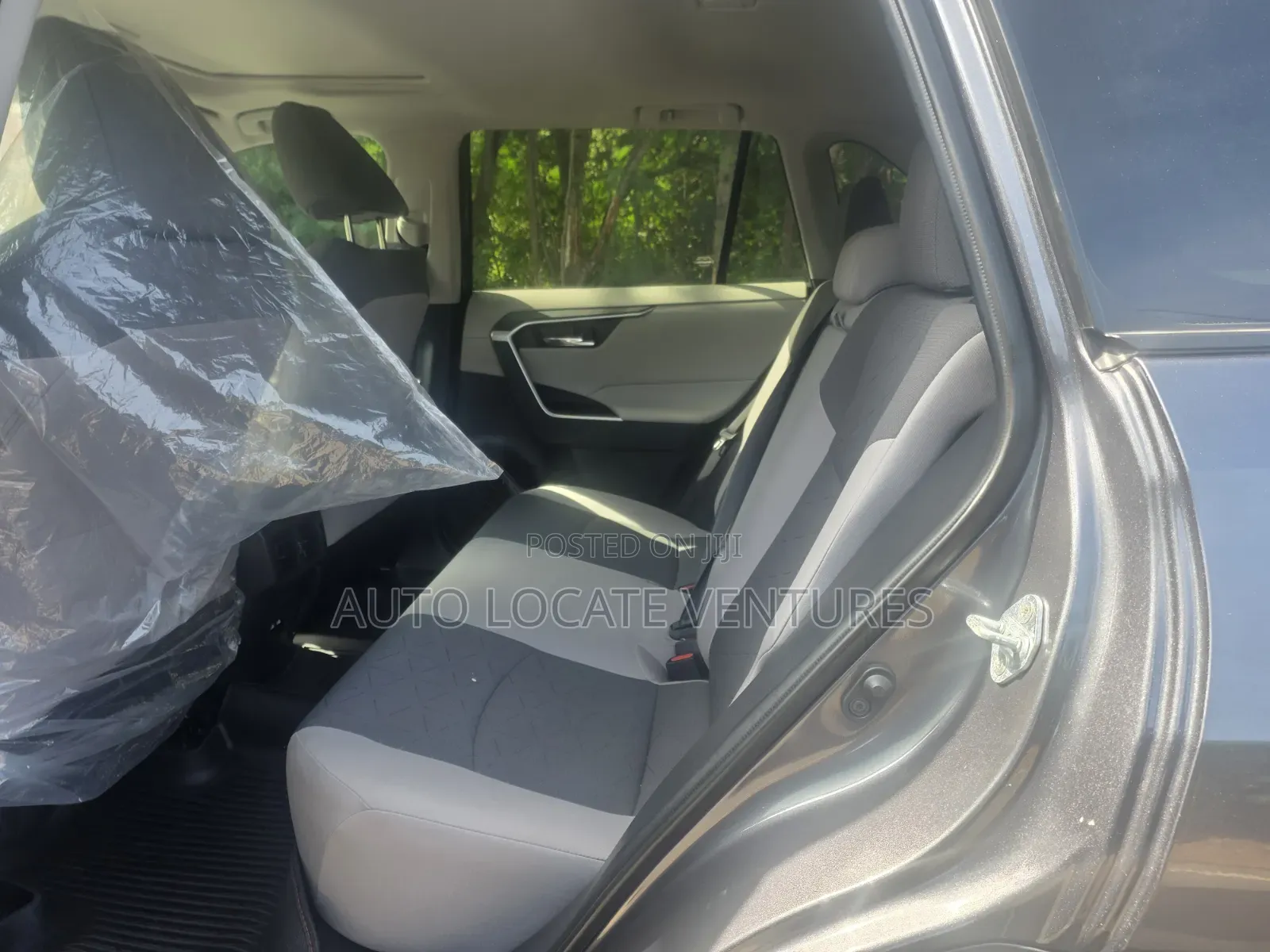 Toyota RAV4 XLE 2021 Gray