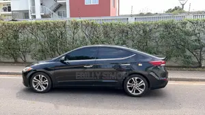 Hyundai Elantra Limited Sedan FWD (2.0L 4cyl 6A) 2017 Black