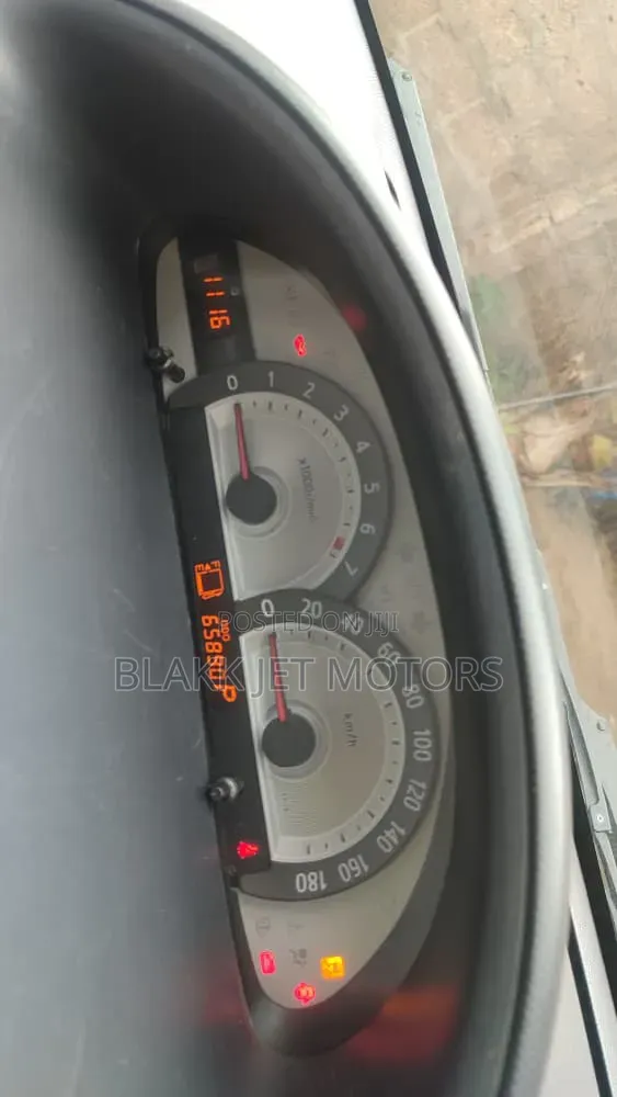 Toyota Sienta 2012 Brown
