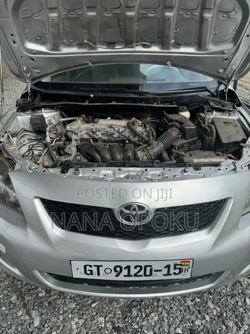 Toyota Corolla 2010 Silver