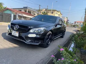 Mercedes-Benz E350 Base 4Matic Sedan AWD (3.5L 6cyl 7A) 2014 Black