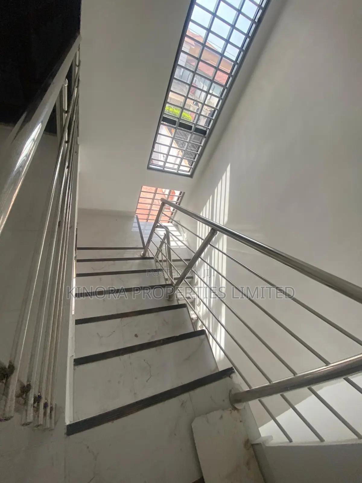 4bdrm Duplex in Spintex for rent