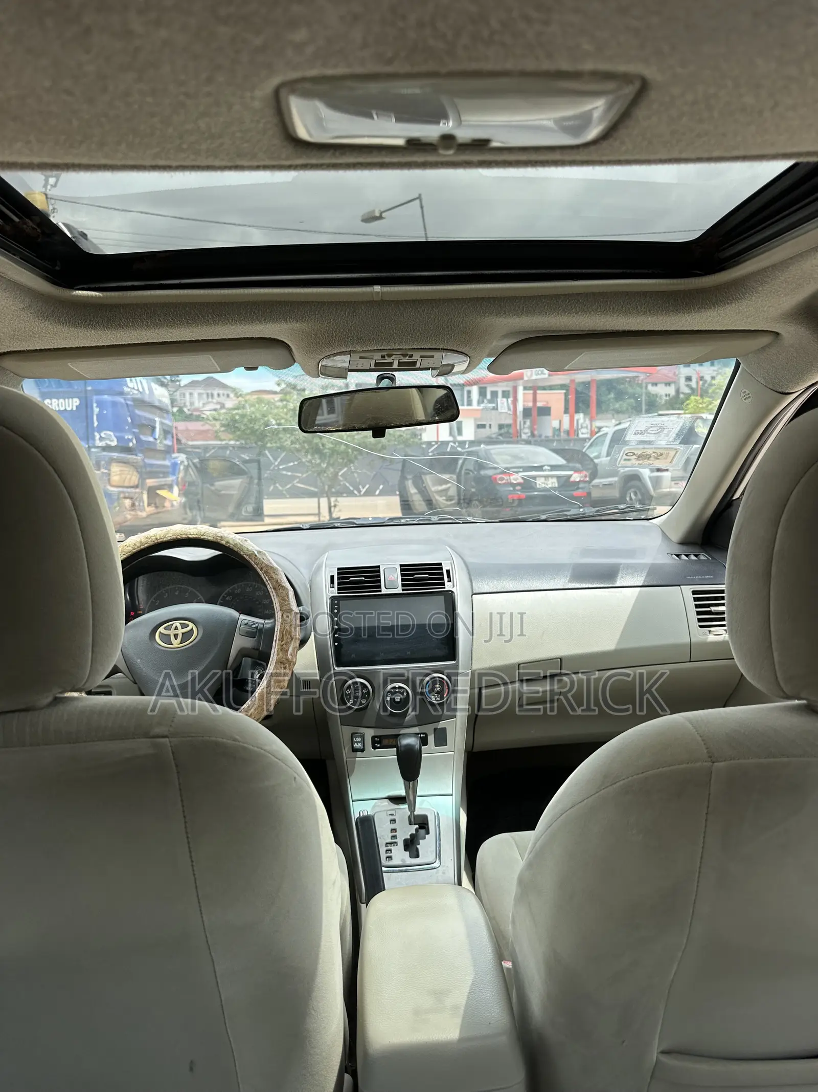 Toyota Corolla LE 4dr Sedan (1.8L 4cyl 4A) 2013 Silver