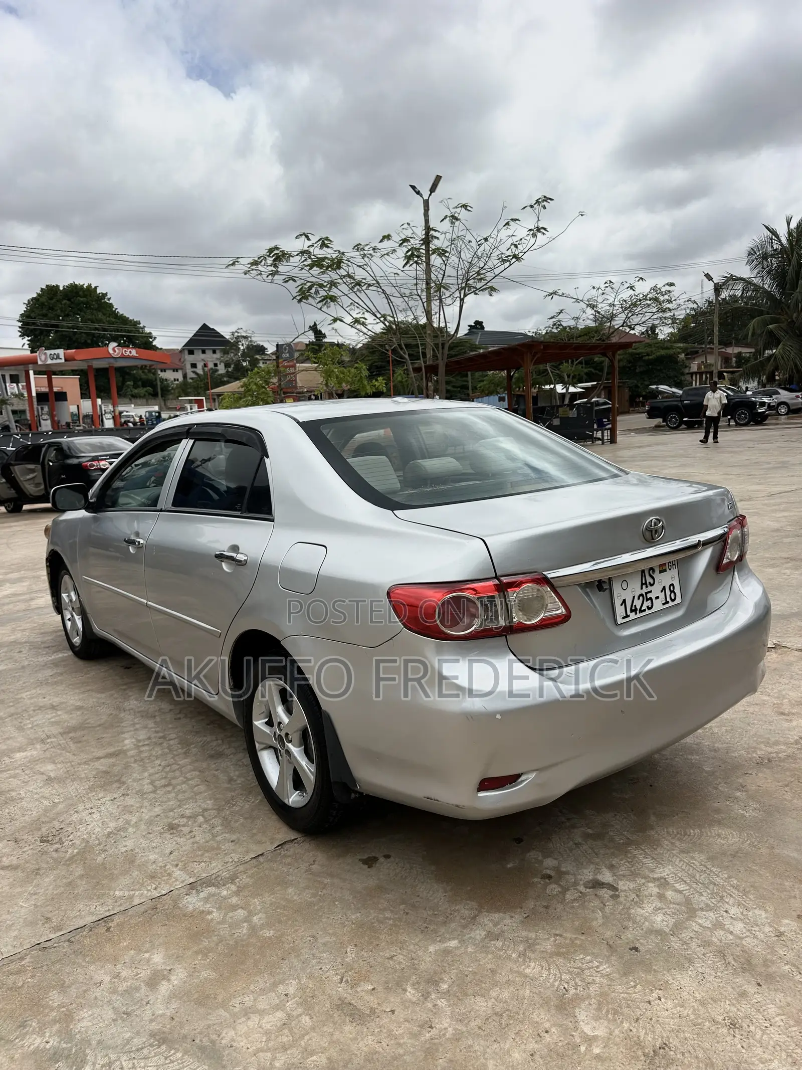 Toyota Corolla LE 4dr Sedan (1.8L 4cyl 4A) 2013 Silver