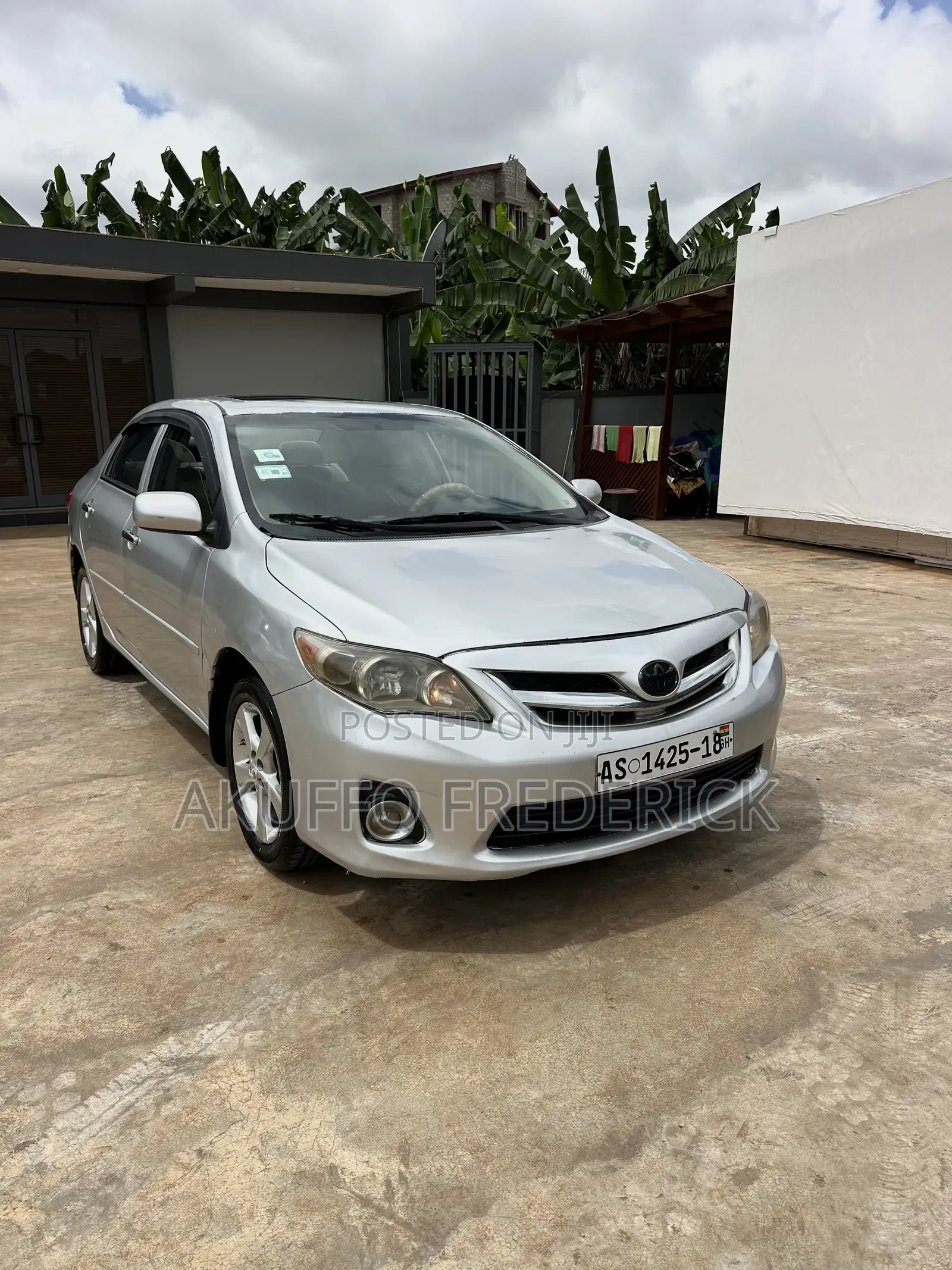 Toyota Corolla LE 4dr Sedan (1.8L 4cyl 4A) 2013 Silver