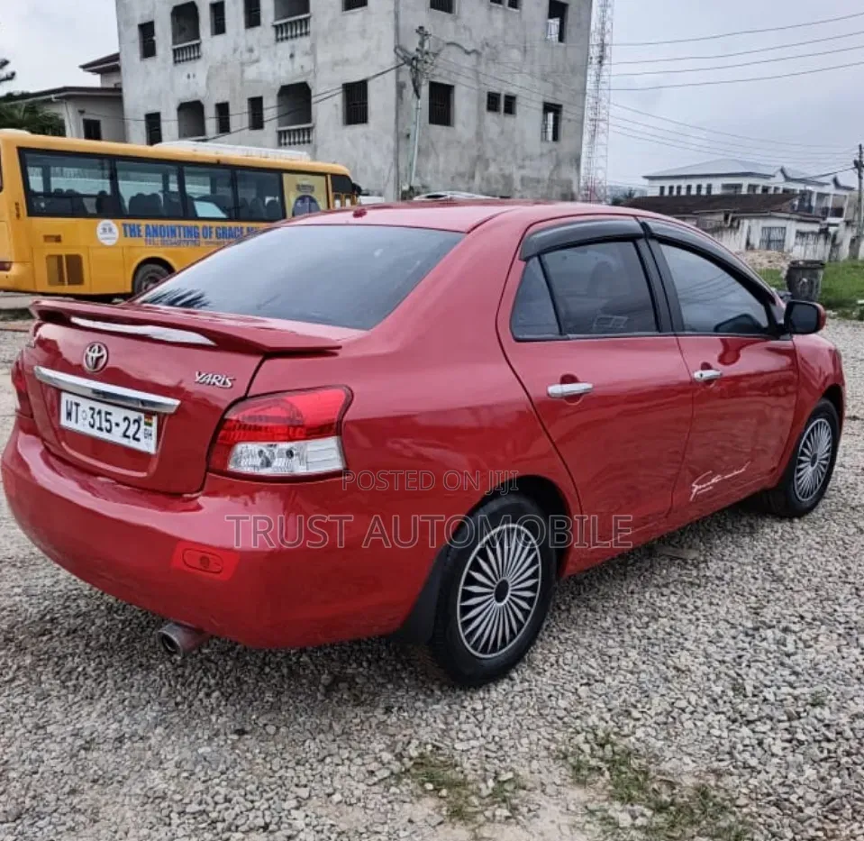 Toyota Yaris 2010 Red