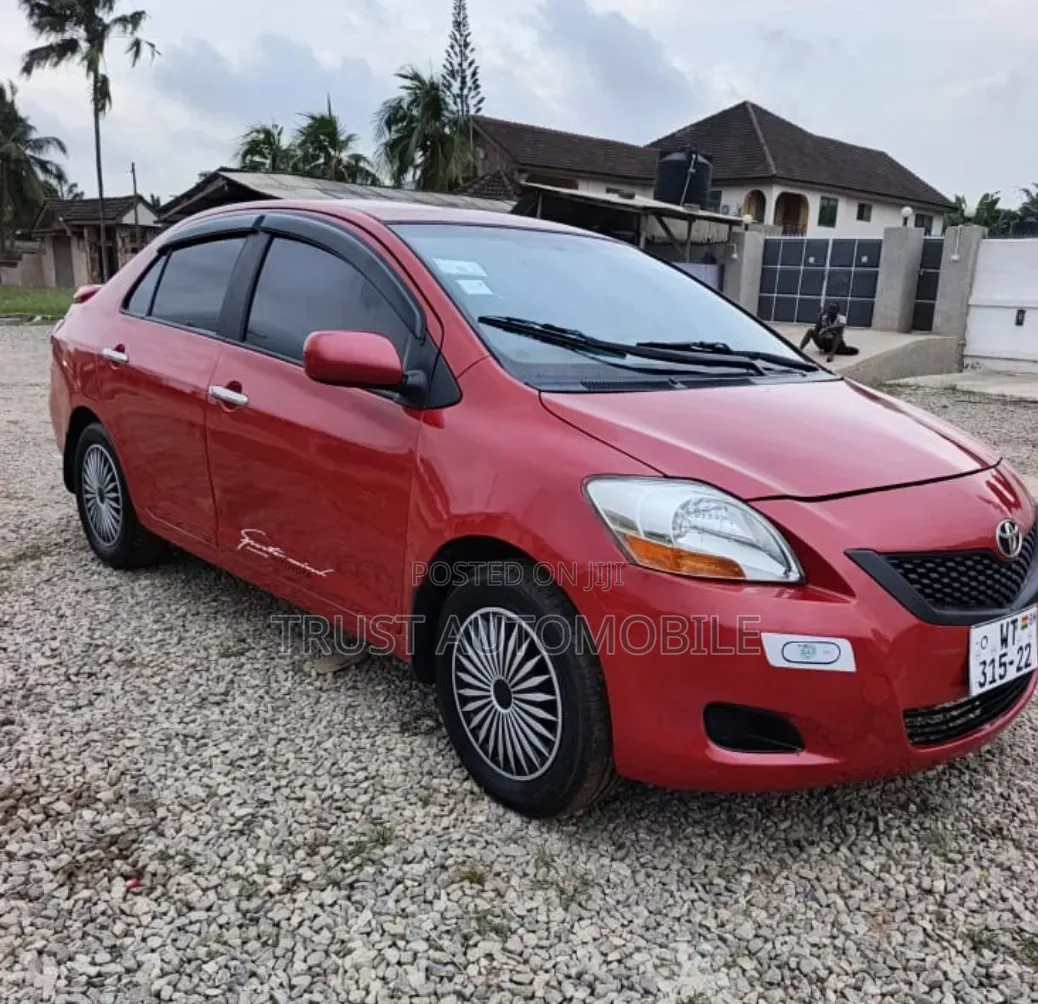 Toyota Yaris 2010 Red
