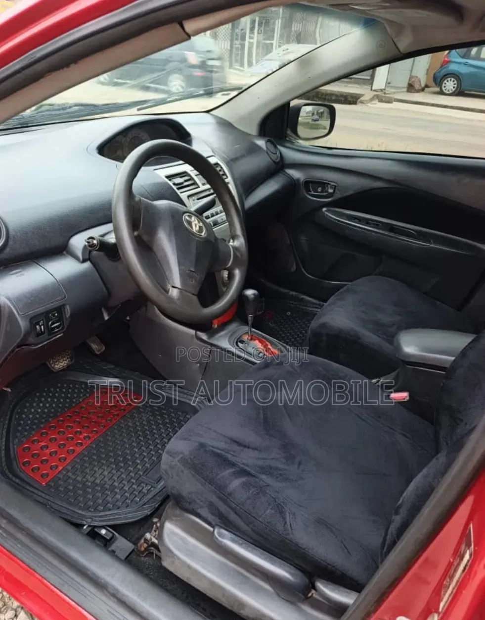 Toyota Yaris 2010 Red