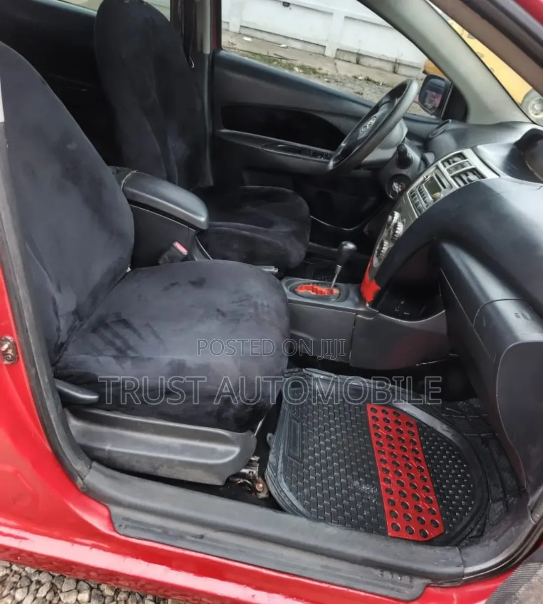 Toyota Yaris 2010 Red
