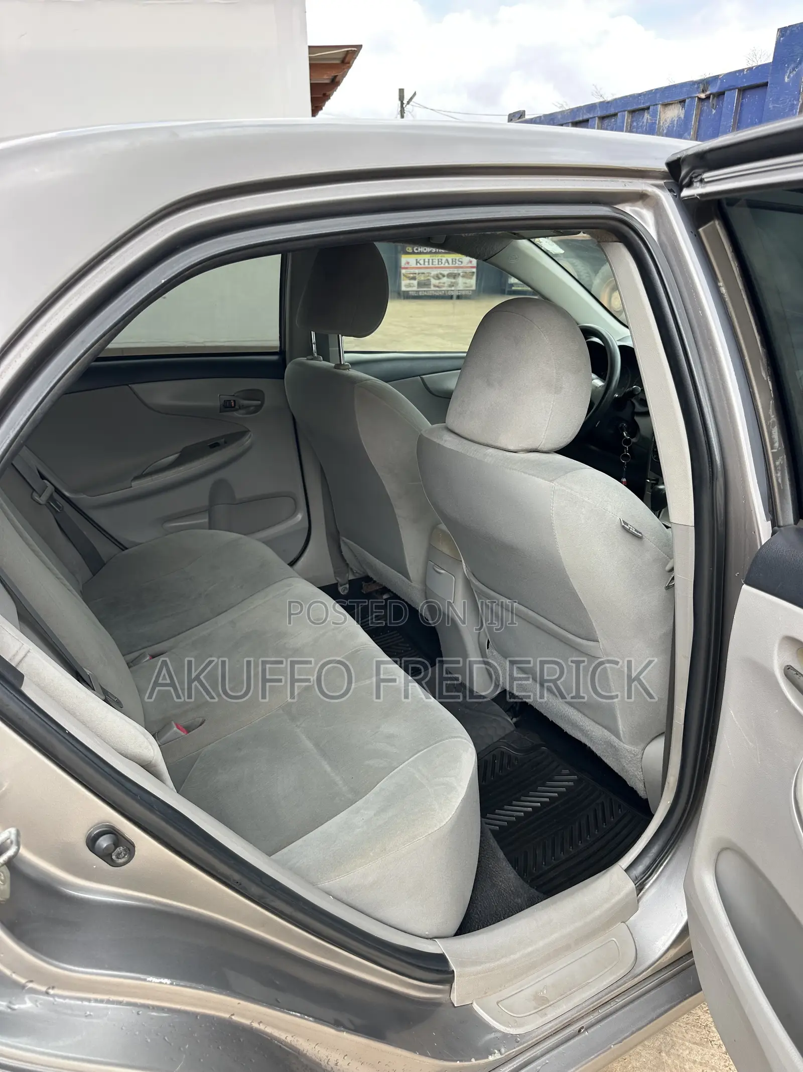 Toyota Corolla LE 4dr Sedan (1.8L 4cyl 4A) 2013 Gray