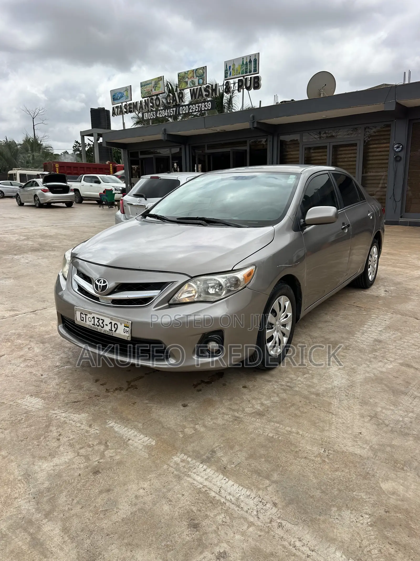 Toyota Corolla LE 4dr Sedan (1.8L 4cyl 4A) 2013 Gray