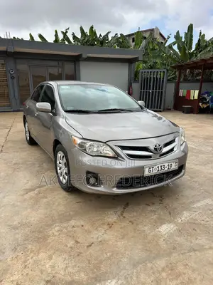 Toyota Corolla LE 4dr Sedan (1.8L 4cyl 4A) 2013 Gray