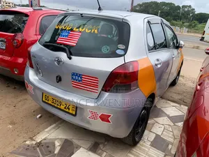 Toyota Vitz 1.3 FWD 5dr 2010 Silver