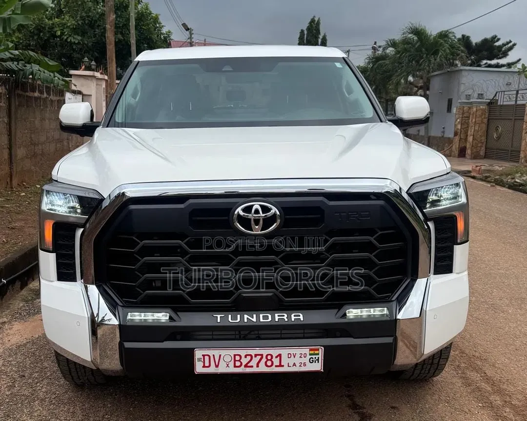 Toyota Tundra 2022 White