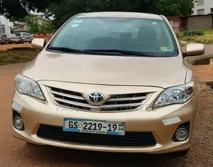 Toyota Corolla LE 4dr Sedan (1.8L 4cyl 4A) 2012 Gold
