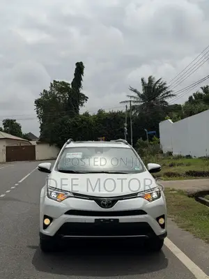 Toyota RAV4 Limited 4dr SUV AWD (2.5L 4cyl 6A) 2018 White