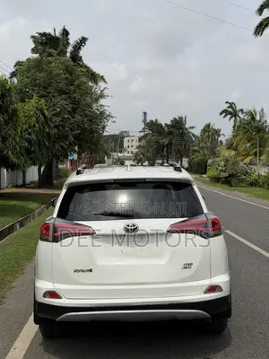Toyota RAV4 Limited 4dr SUV AWD (2.5L 4cyl 6A) 2018 White